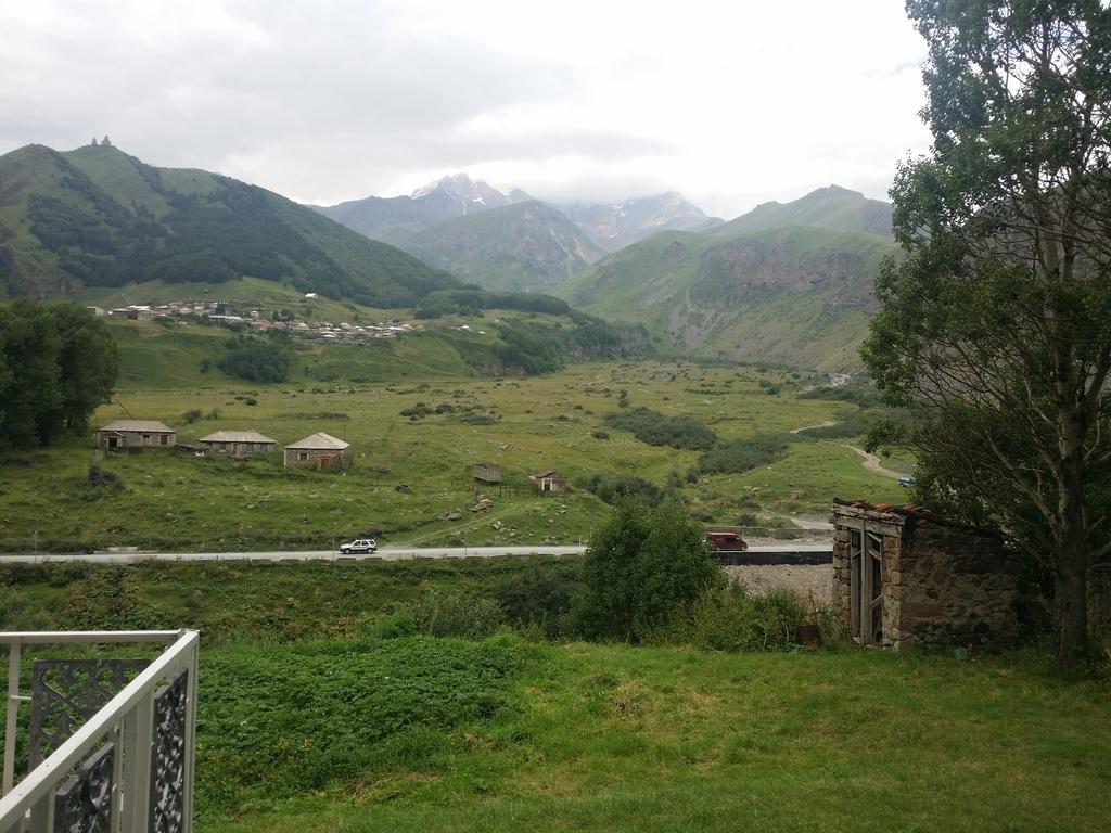 Zura'S Guesthouse Kazbegi Extérieur photo